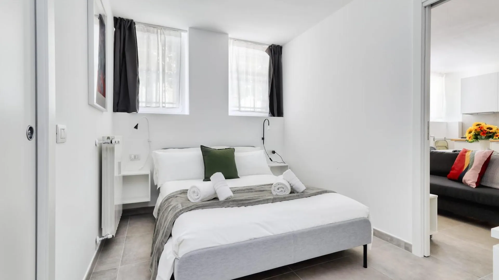 Red Cannas, Cozy Apt In City Life District Milan Apartment