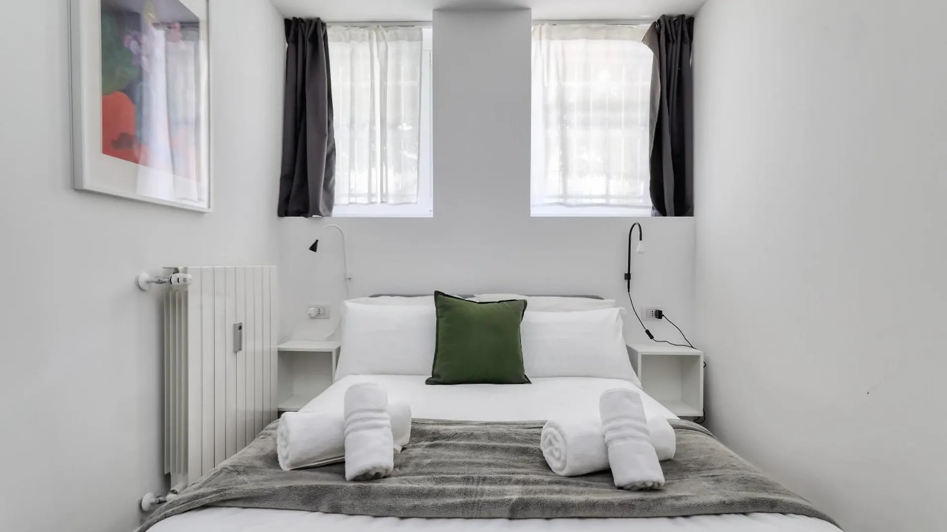 Red Cannas, Cozy Apt In City Life District Milan