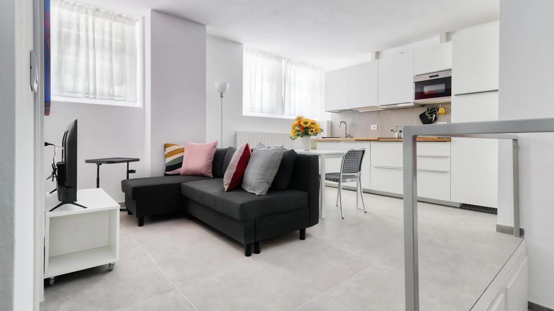 Apartament Red Cannas, Cozy Apt In City Life District Mediolan Włochy